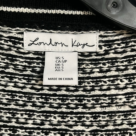 Fashionable Cropped Blazer - Picture 2 of 3